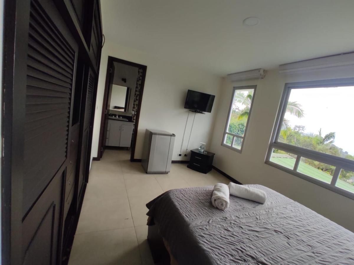 Habitacion Privada En Finca Turistica Hualcala La Mesa  Kültér fotó